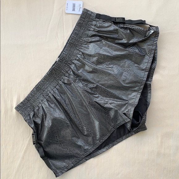 Free People Movement Snake Print Shorts NWT - Picture 4 of 11